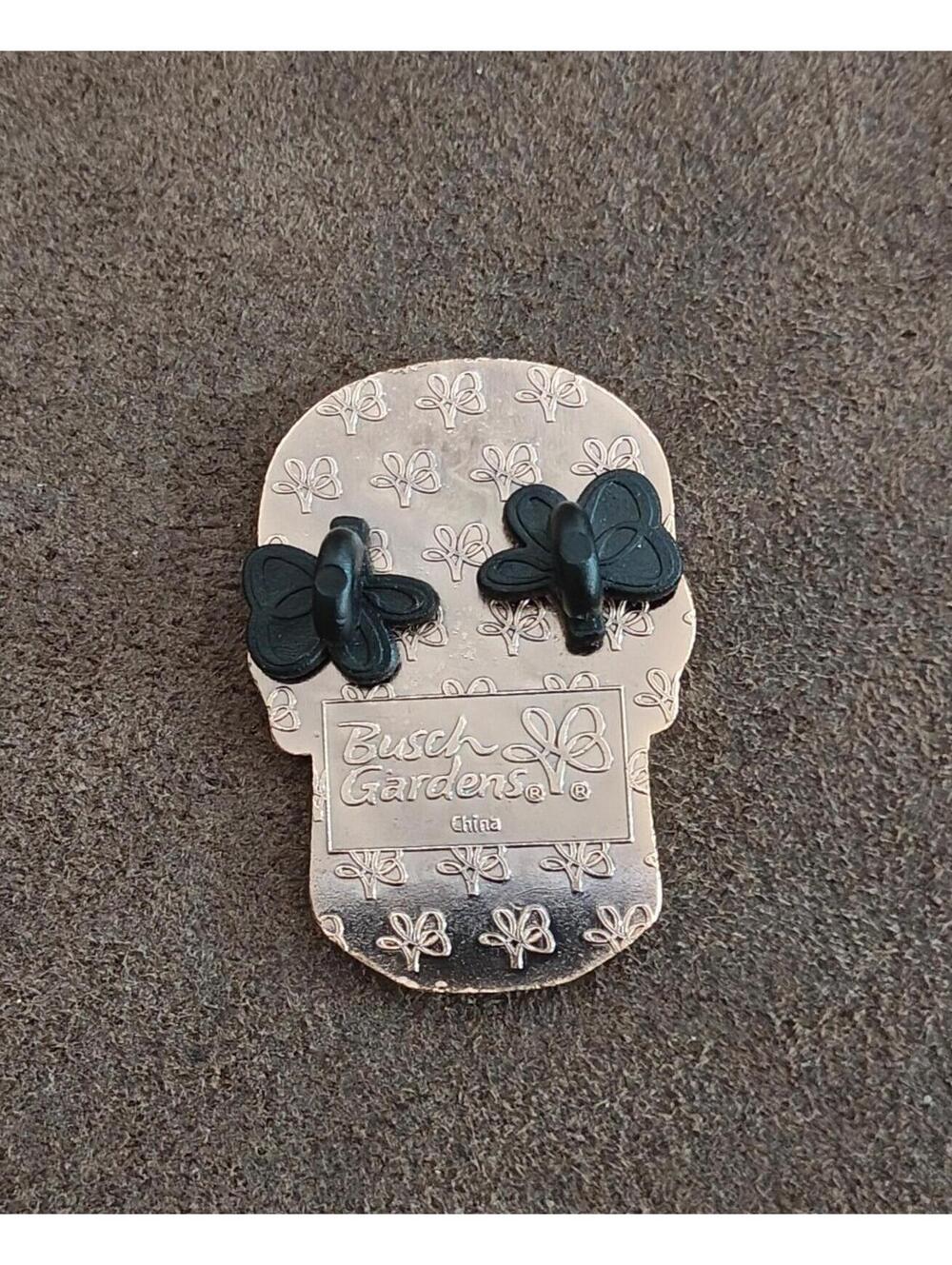 2023 Busch Gardens Howl-O-Scream Skull Enamel Pin - Picture 8 of 9